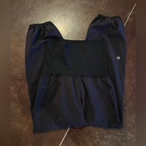 Lululemon maternity joggers size 2